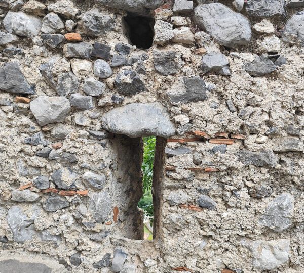 Particolare di una casa nella Valle Argentino a Orsomarso