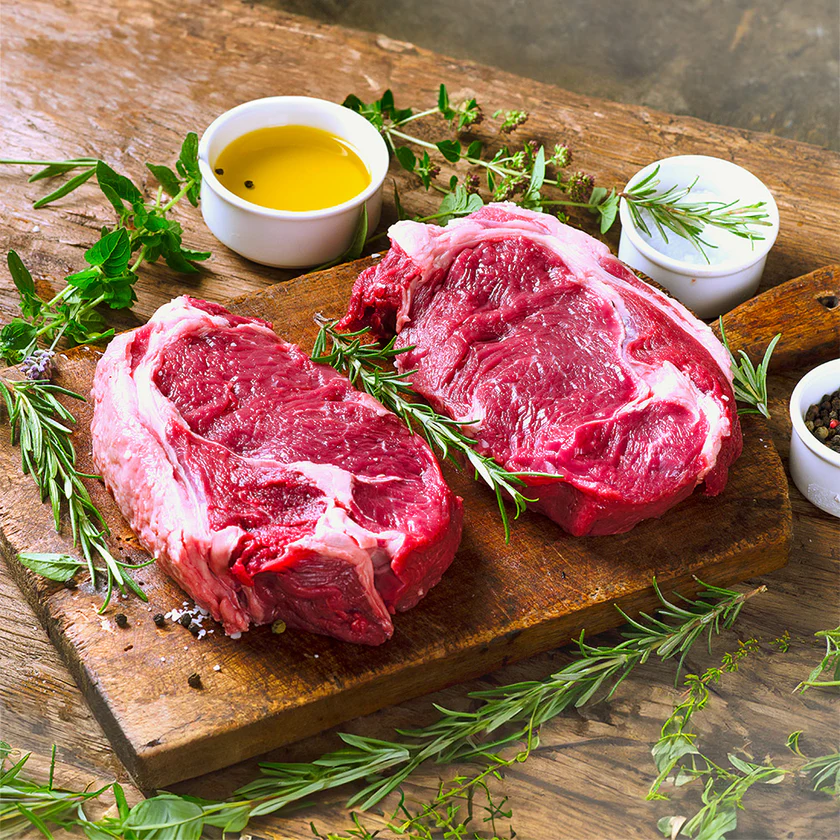 Entrecote di manzo da bovini allevati allo stato semi brado sull'altopiano silano.