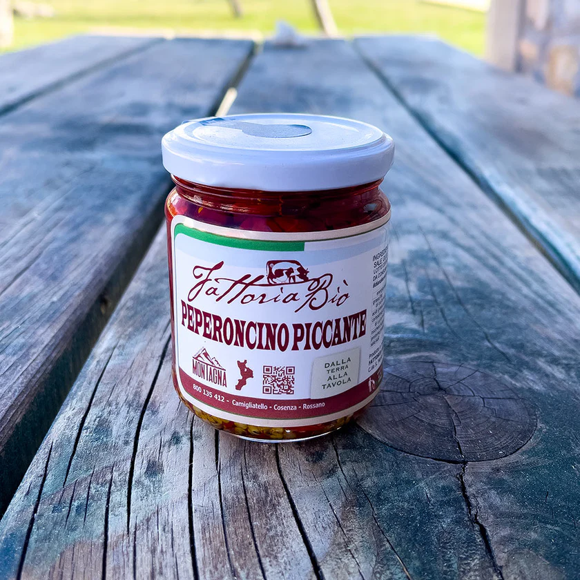 Peperoncino piccante a scaglie sott'olio
